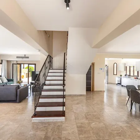 Vila Sunnyvillas: 4br Seafront Villa*private Pool*bw44 Protaras